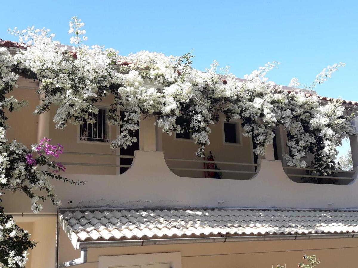 Makis Apartments アリラス エクステリア 写真