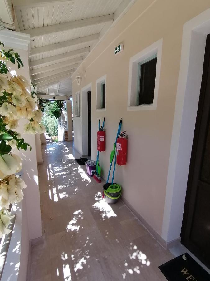 Makis Apartments アリラス エクステリア 写真