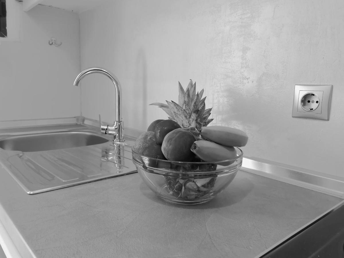 Makis Apartments アリラス エクステリア 写真