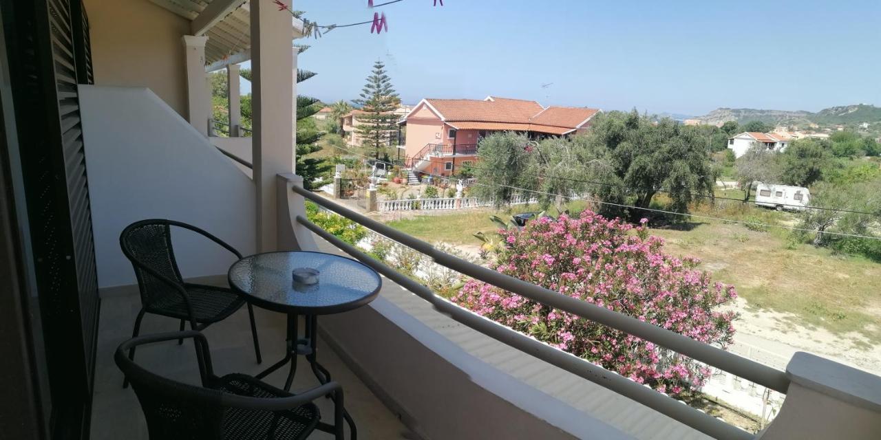 Makis Apartments アリラス エクステリア 写真